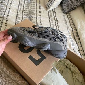 Yeezy grey 500